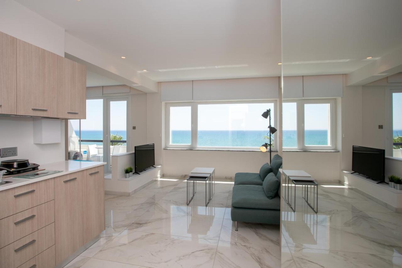 Les Palmiers Sunorama Beach Apartments Lárnaka Eksteriør bilde